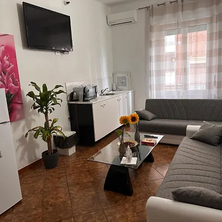 Crown Guest house 3*